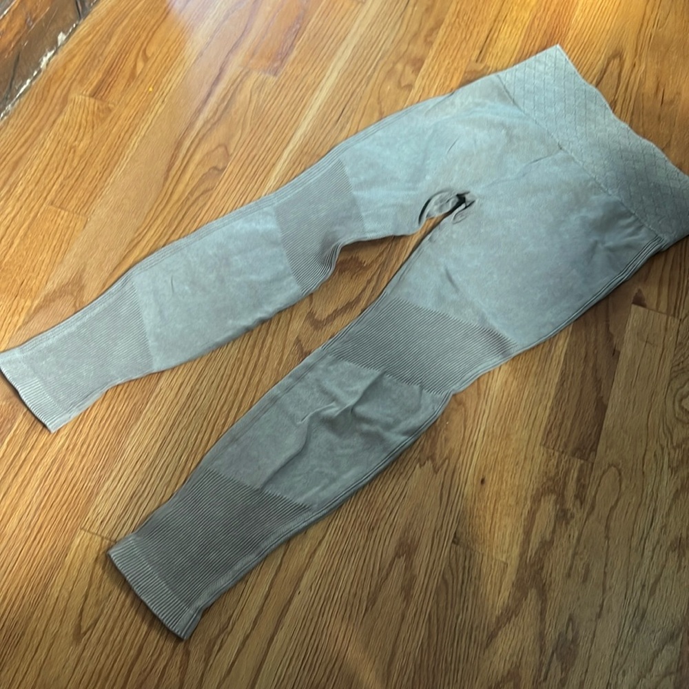 Beige leggings